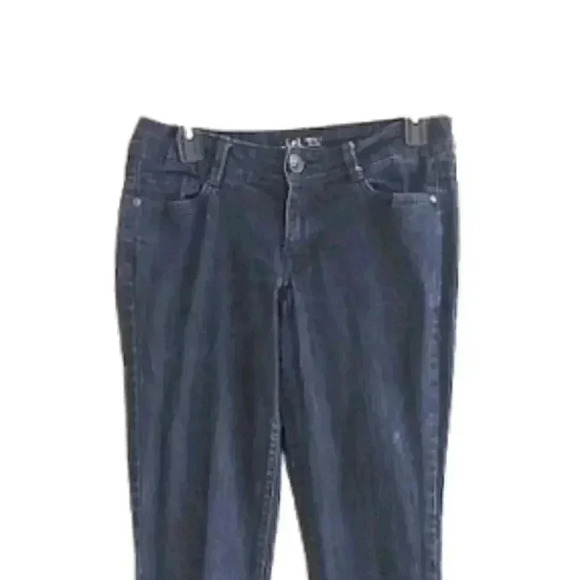 L.E.I Chelsea Dark Wash Denim Embroidered Pocket Low Rise Boot Cut Jeans - Picture 2 of 4